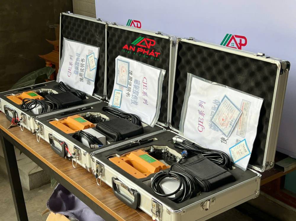 Gông từ kiểm tra khuyết tật kim loại CJE 2