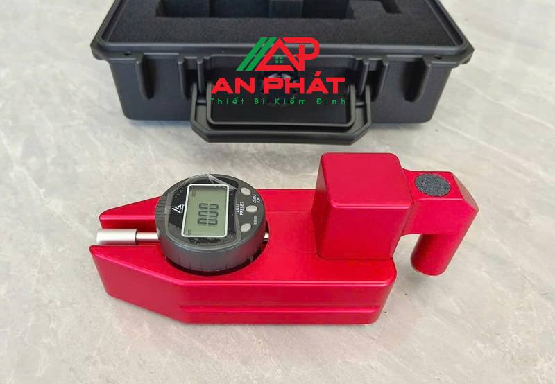 Thiết bị đo chiều dày sơn kẻ đường 2